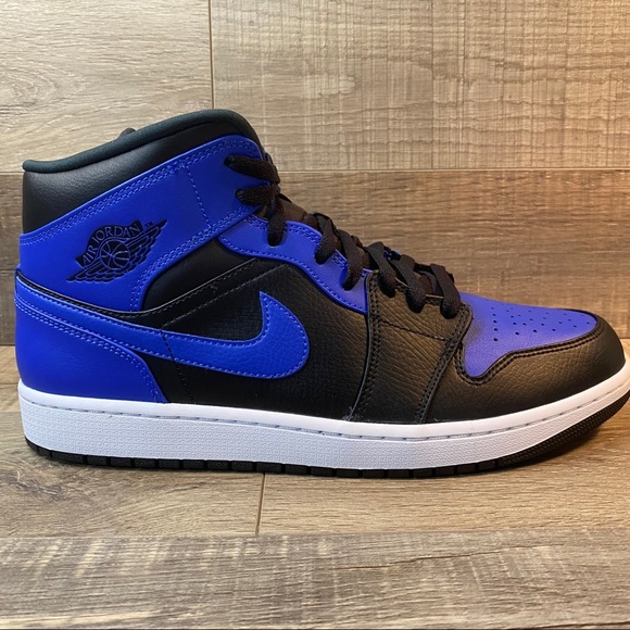 Jordan 1 Mid Black Royal Tumbled Leather - Picture 2 of 6